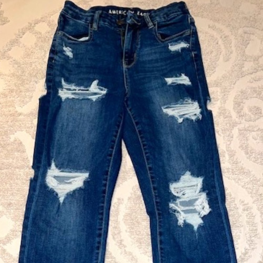 American Eagle Outfitters distressed curvy hi-rise jegging, size 4